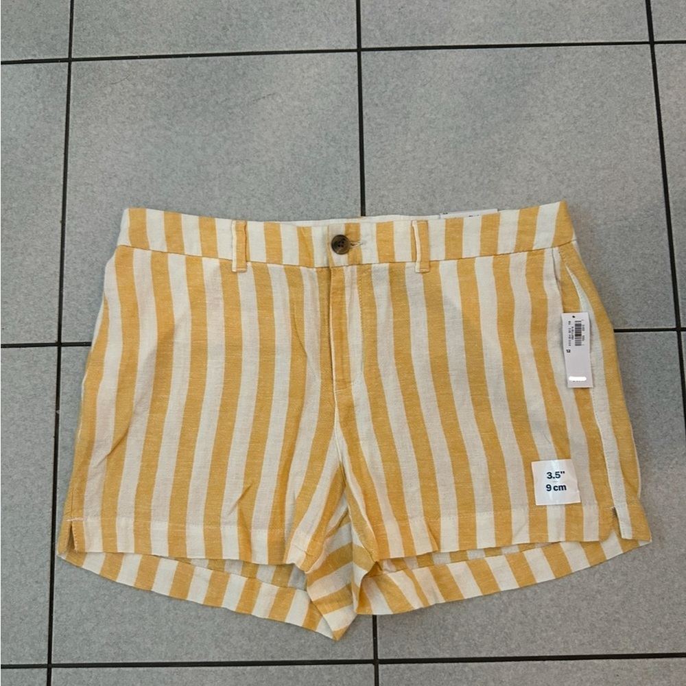 Old Navy - striped shorts